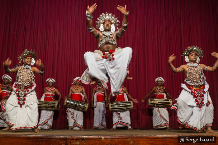 kandyan dancing